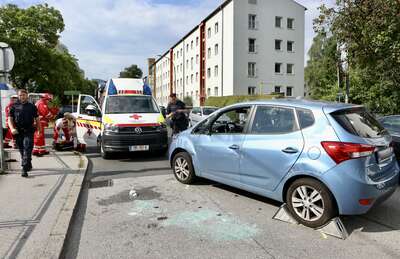 Verkehrsunfall in Steyr forderte 2 Verletzte fkstore-70634.jpg