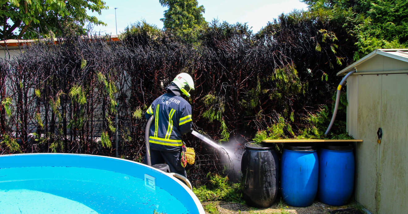 Gartenheckenbrand in Leonding