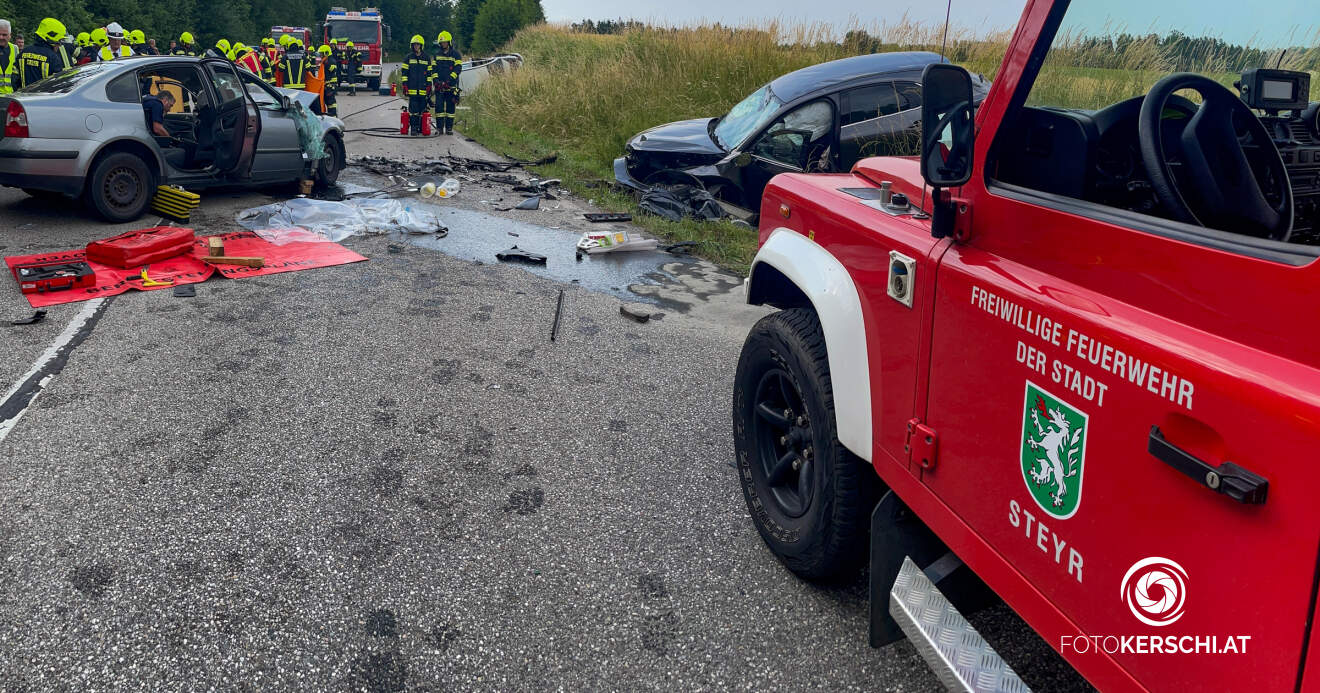 Drei Verletzte bei Verkehrsunfall in Steyr