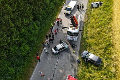 Drei Verletzte bei Verkehrsunfall in Steyr TEAM-19700101020070879-004.jpg