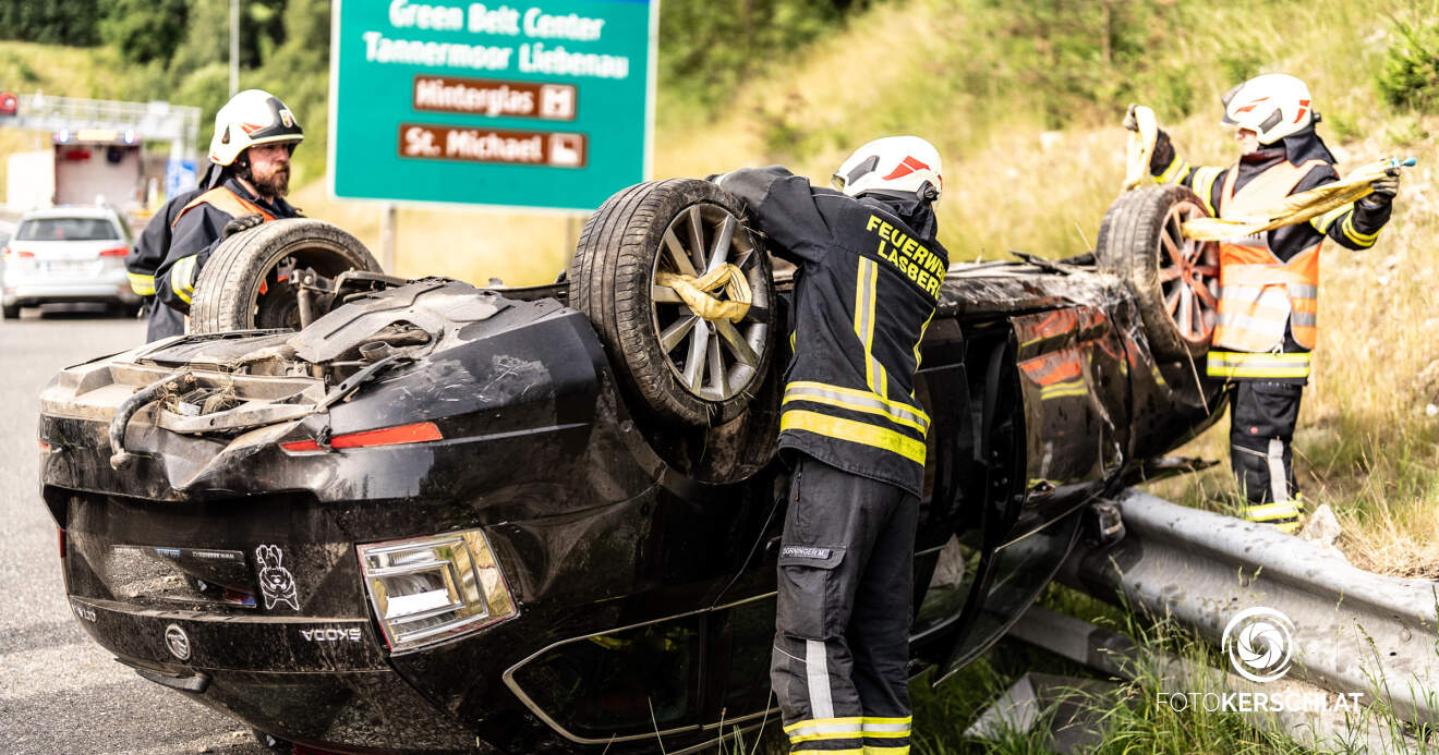 Zwei Verletzte bei Verkehrsunfall auf der S10