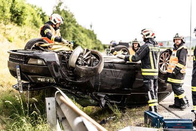 Zwei Verletzte bei Verkehrsunfall auf der S10 PANC-20230621000070894-010.jpg