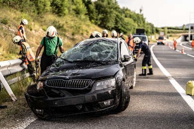 Zwei Verletzte bei Verkehrsunfall auf der S10 PANC-20230621000070908-024.jpg