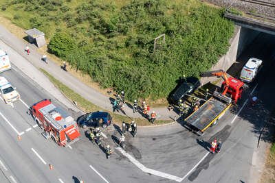 Schwerer Verkehrsunfall auf der B1 zwischen Frankenmarkt und Pöndorf DJI-0128.jpg