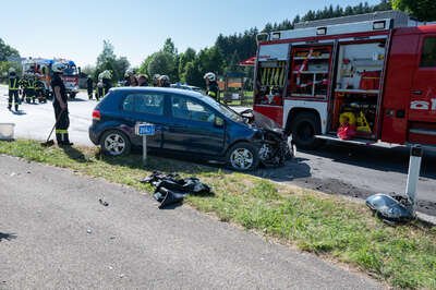 Schwerer Verkehrsunfall auf der B1 zwischen Frankenmarkt und Pöndorf DSC-7758.jpg