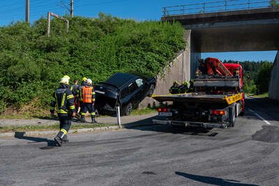 Schwerer Verkehrsunfall auf der B1 zwischen Frankenmarkt und Pöndorf DSC-7763.jpg