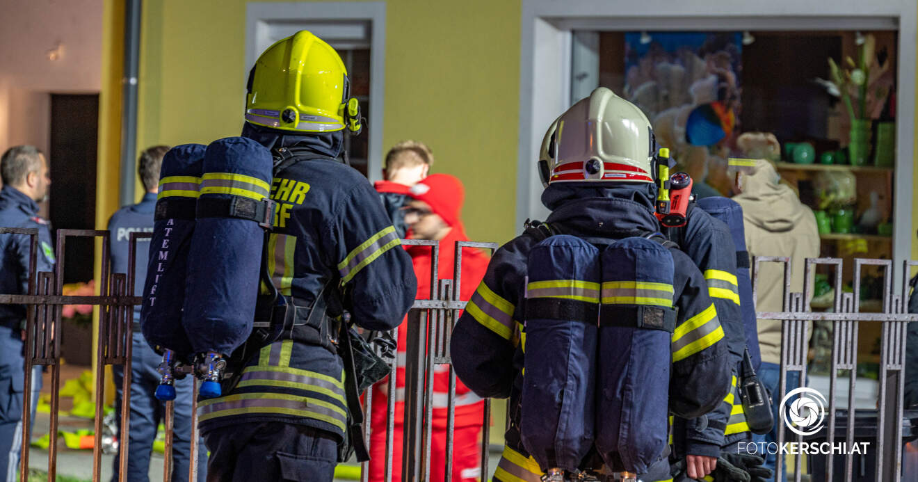 Titelbild: Brandmelder verhindert schlimmeres - Feuerwehr Kirchdorf im Einsatz