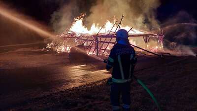 Feuerwehreinsatz in Andrichsfurt: Holzstadl niedergebrannt fkstore-72587.jpg